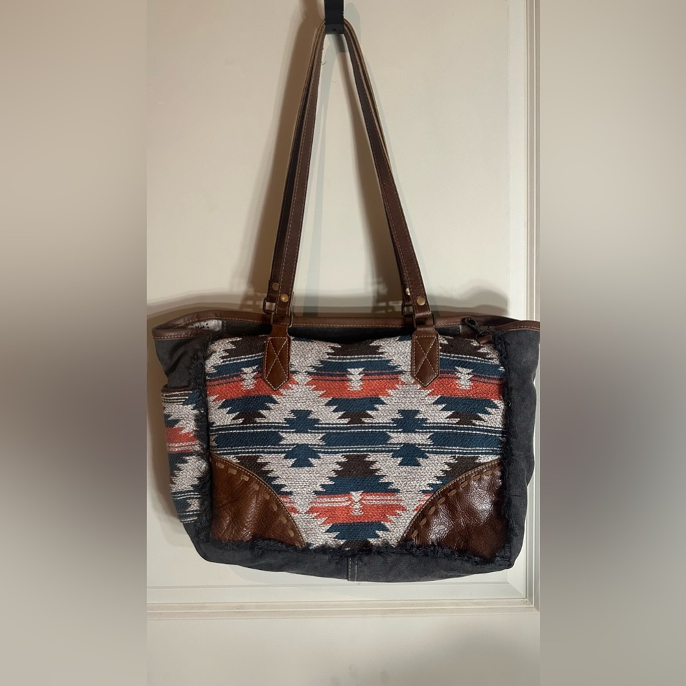 Myra bag